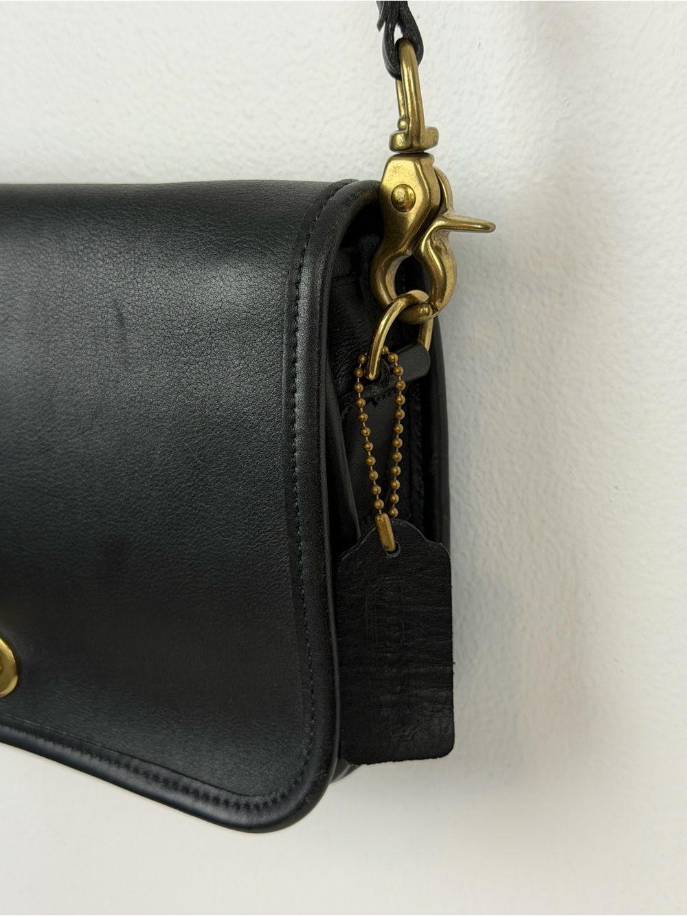 Vintage COACH Black Leather Pocket Purse with Gold Hardware - Picture 3 of 15